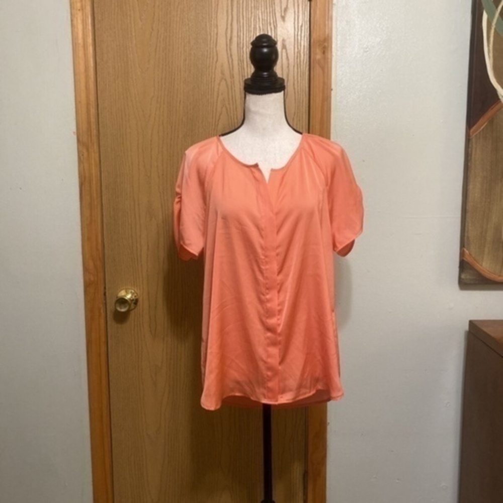 New York & Company NWT Large Solid Pink Short Sleeve Button-Front Blouse
